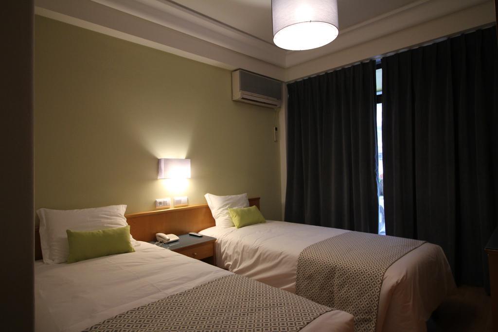 Imperador Hotel Lisbon Room photo