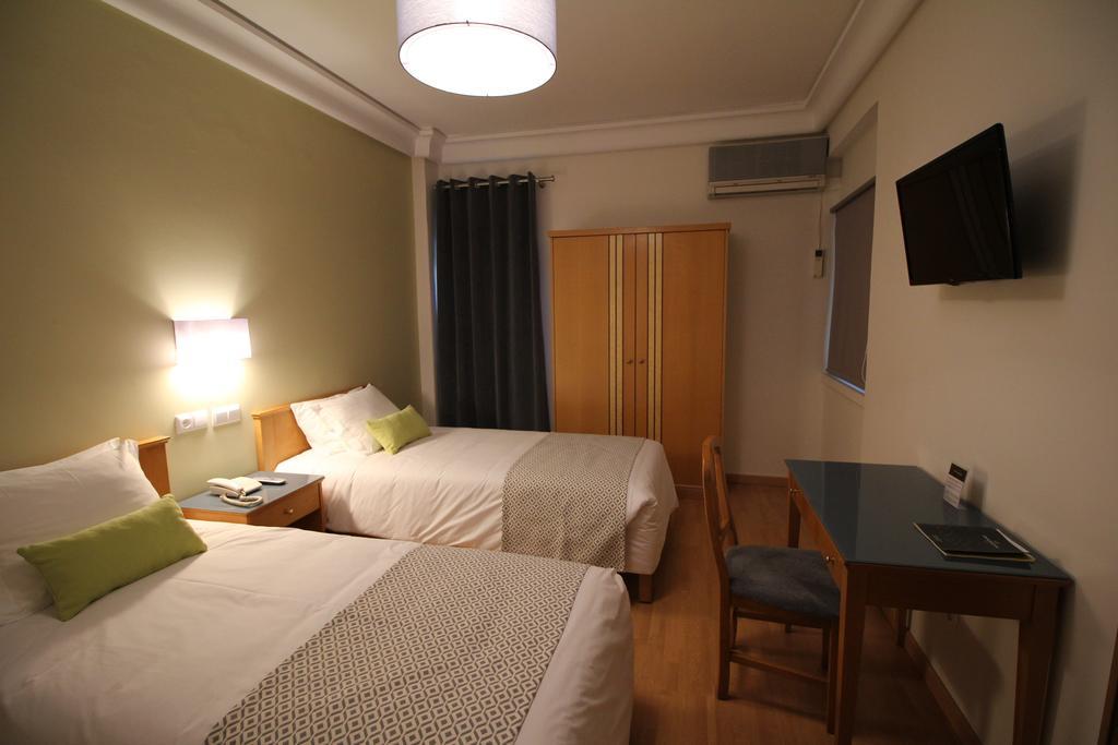 Imperador Hotel Lisbon Room photo